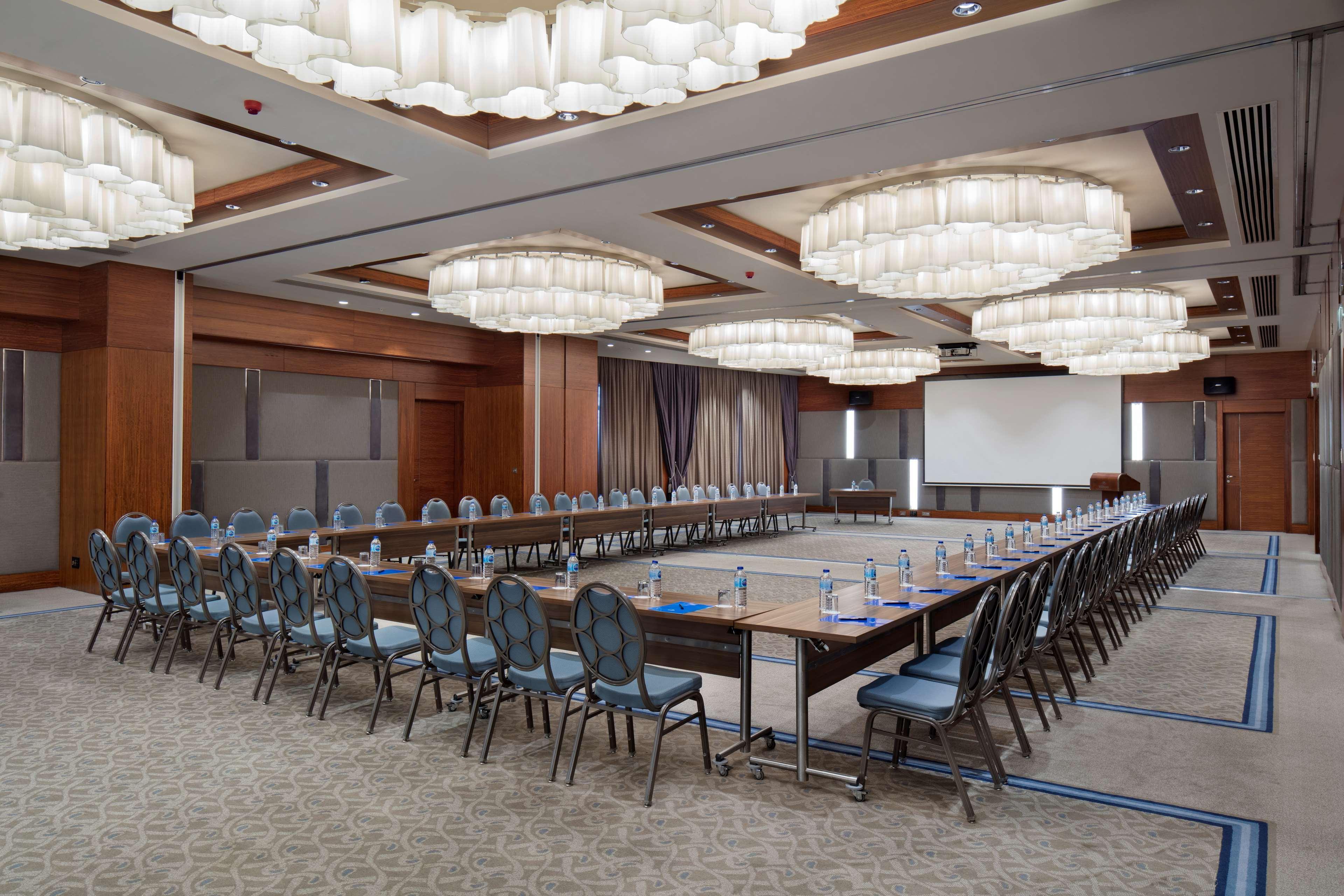 Hilton Bursa Convention Center & Spa Exterior foto