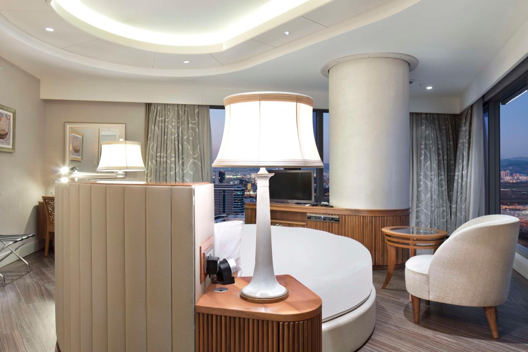 Hilton Bursa Convention Center & Spa Exterior foto